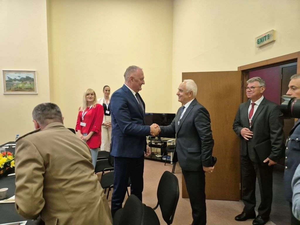 Helez sa ministrom odbrane Bugarske Zapryanovim: Jačati prijateljski odnos dviju zemalja
